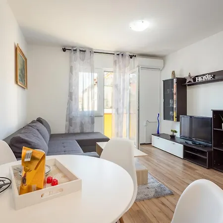 Sunny Ili Near Amfiteatar Lägenhet