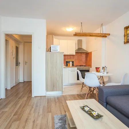 Sunny Ili Near Amfiteatar Appartement *