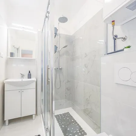 Lägenhet Sunny Ili Near Amfiteatar Pula