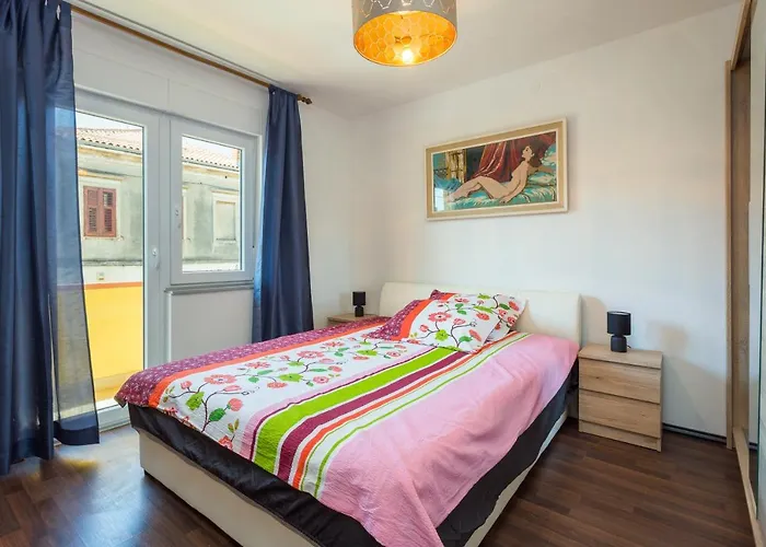 Apartament Sunny Ili Near Amfiteatar