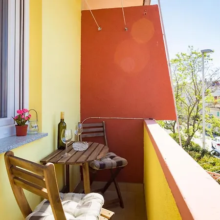 Sunny Ili Near Amfiteatar Pula