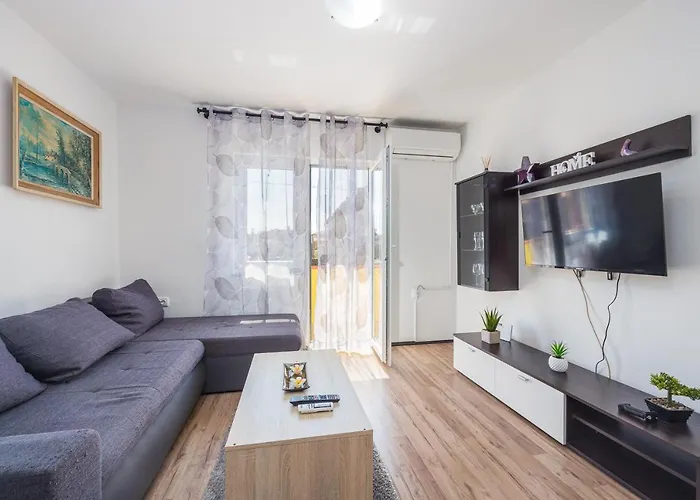 Apartment Sunny Ili Near Amfiteatar Pula